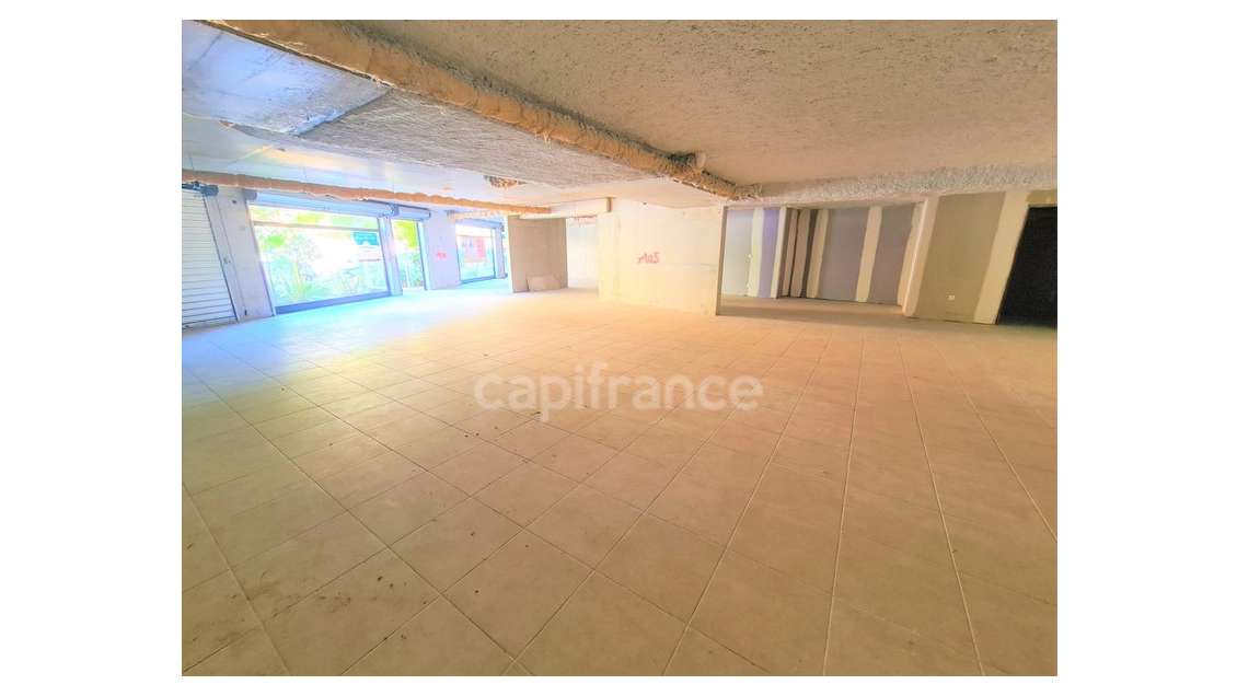 A vendre local commercial 210m² Nice Saint-Isidore