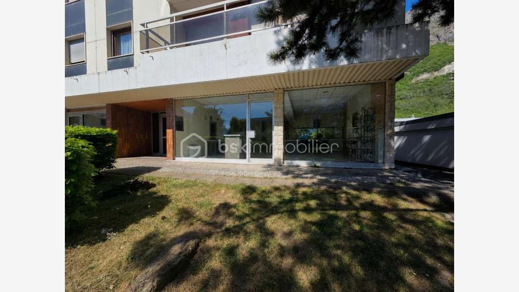 Espace polyvalent 91m² à Saint-Jean-de-Maurienne