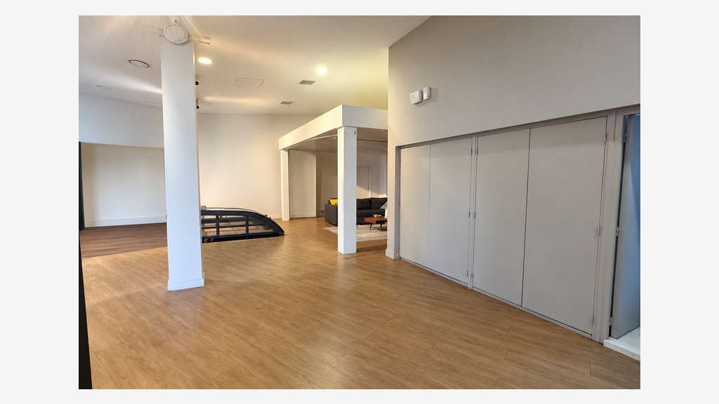 Local mixte de 680m2 a vendre - Montpellier SUD