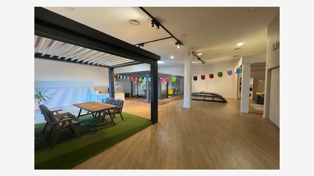 Local mixte de 680m2 a vendre - Montpellier SUD