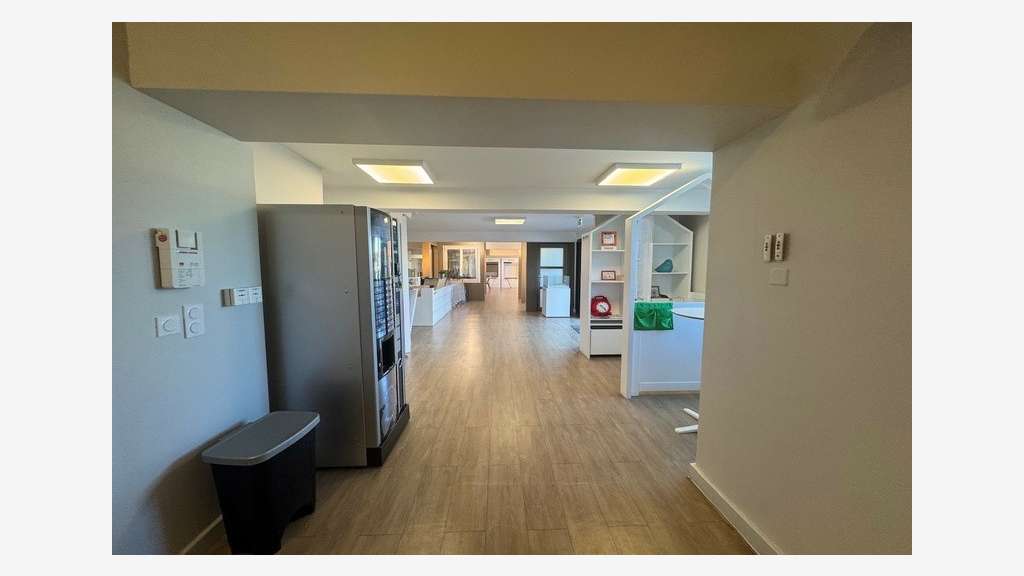 Local mixte de 680m2 a vendre - Montpellier SUD