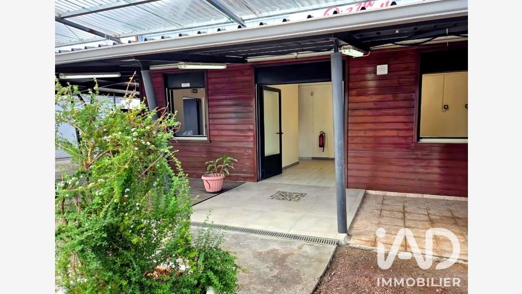 Vente local commercial 34m² à Saint-Louis
