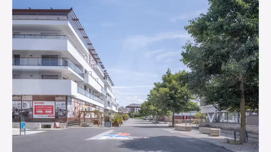 Vente cellule commerciale 93m² Saint Malo Rocabey 