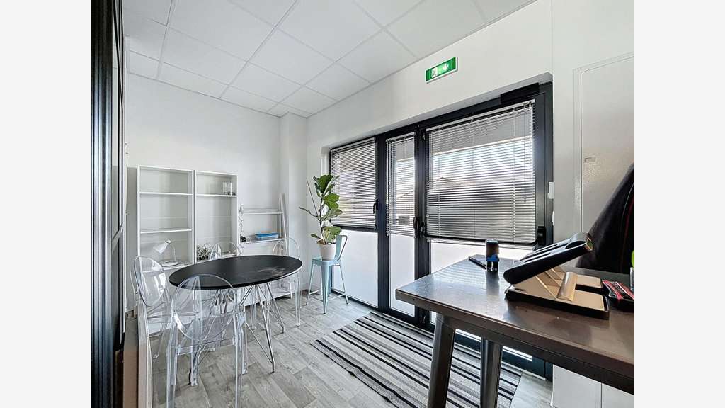 Vente local professionnel de 106m² à Saint Malo