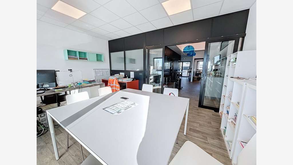 Vente local professionnel de 106m² à Saint Malo