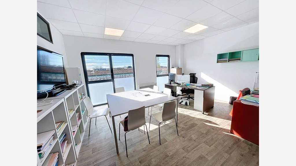 Vente local professionnel de 106m² à Saint Malo
