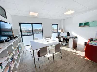 Vente local professionnel de 106m² à Saint Malo