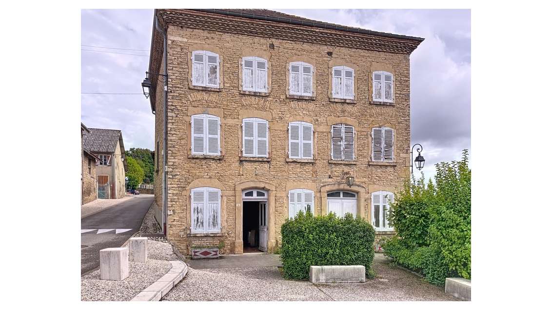 Local 38m² à vendre à Saint Marcel Bel Accueil