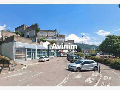 A vendre murs commerciaux de 822 m² à Saint M