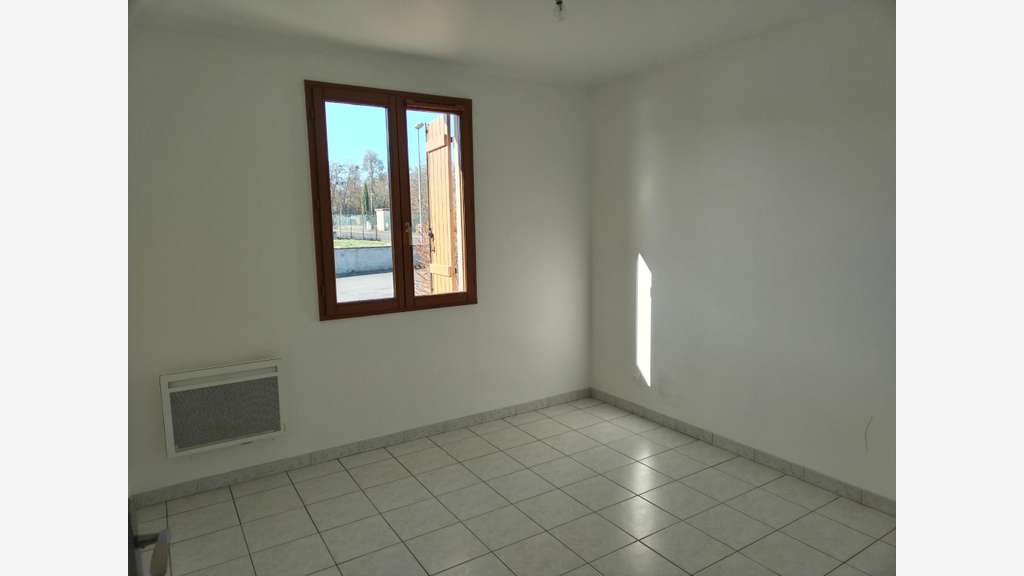 Vente local commercial 78m² en ZA Saint Maximin