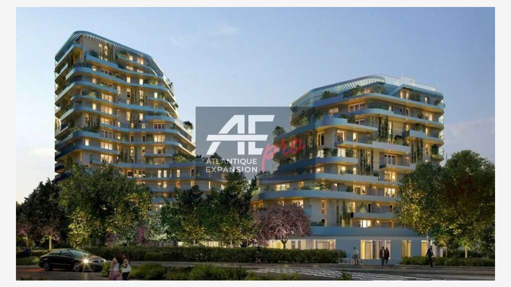 Local 132m² à vendre en angle à Saint-Nazaire