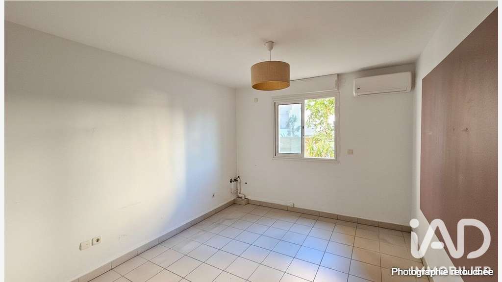 Vente local commercial 68m² à Saint-Pierre centre 