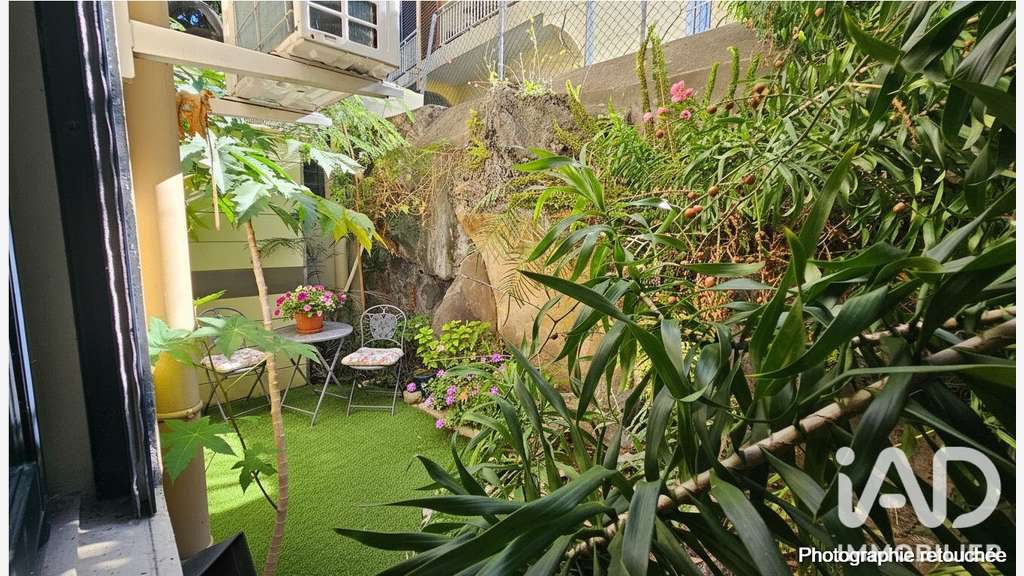 Vente local commercial 68m² à Saint-Pierre centre 