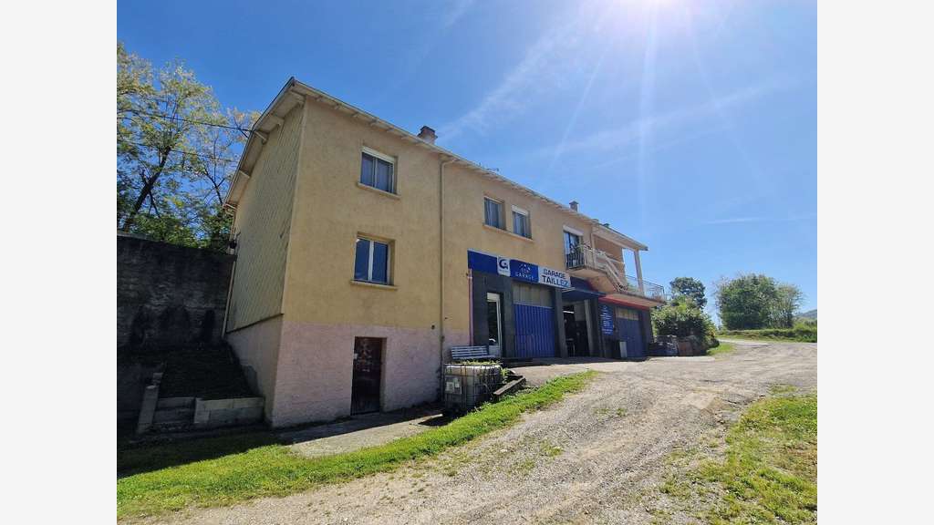 Garage professionnel, station essence e sur Foix