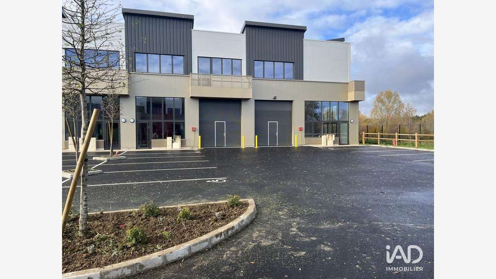 Vente local d'activité 454m² à St-Pierre-du-Perray