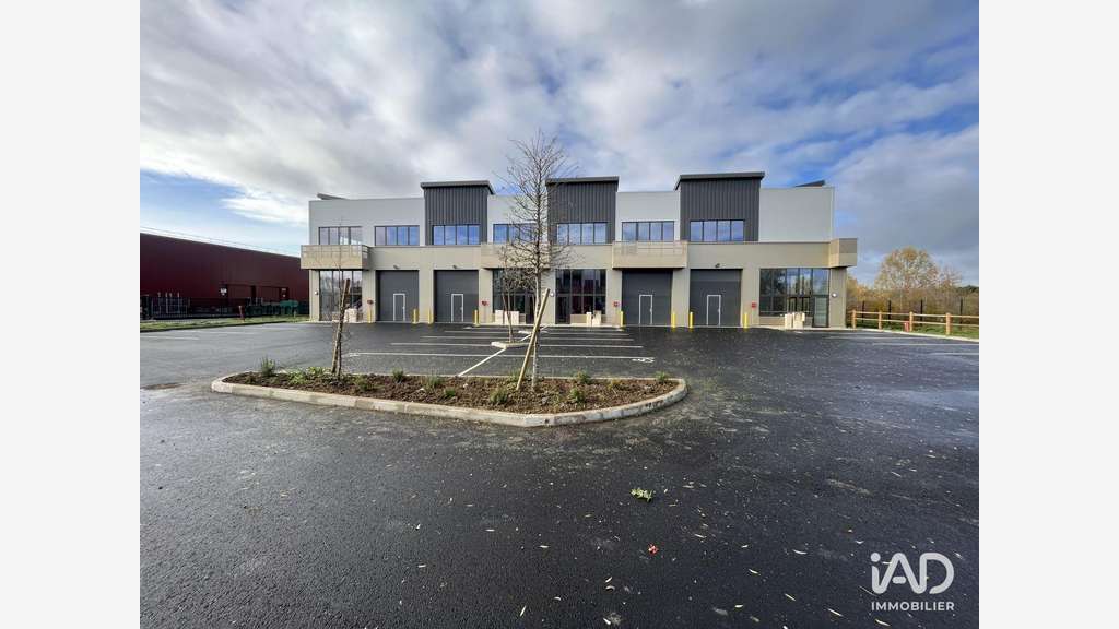 Vente local d'activité 454m² à St-Pierre-du-Perray