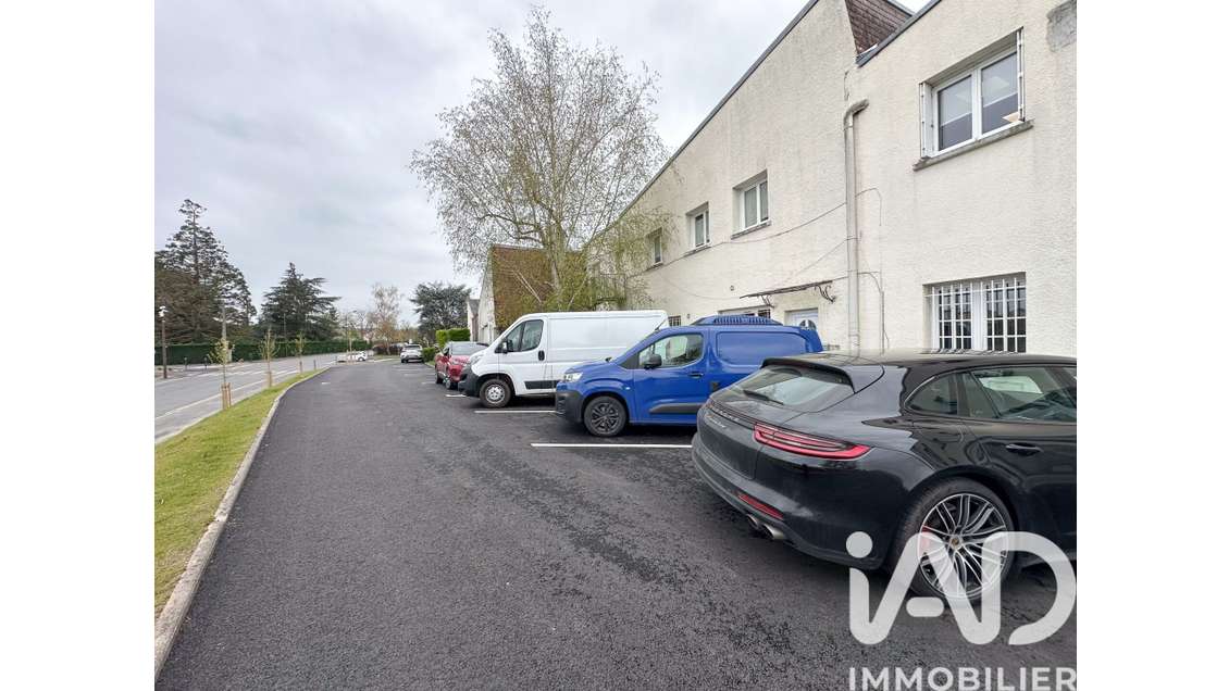Local commercial 546m² à Saint-Pierre-Lès-Nemours