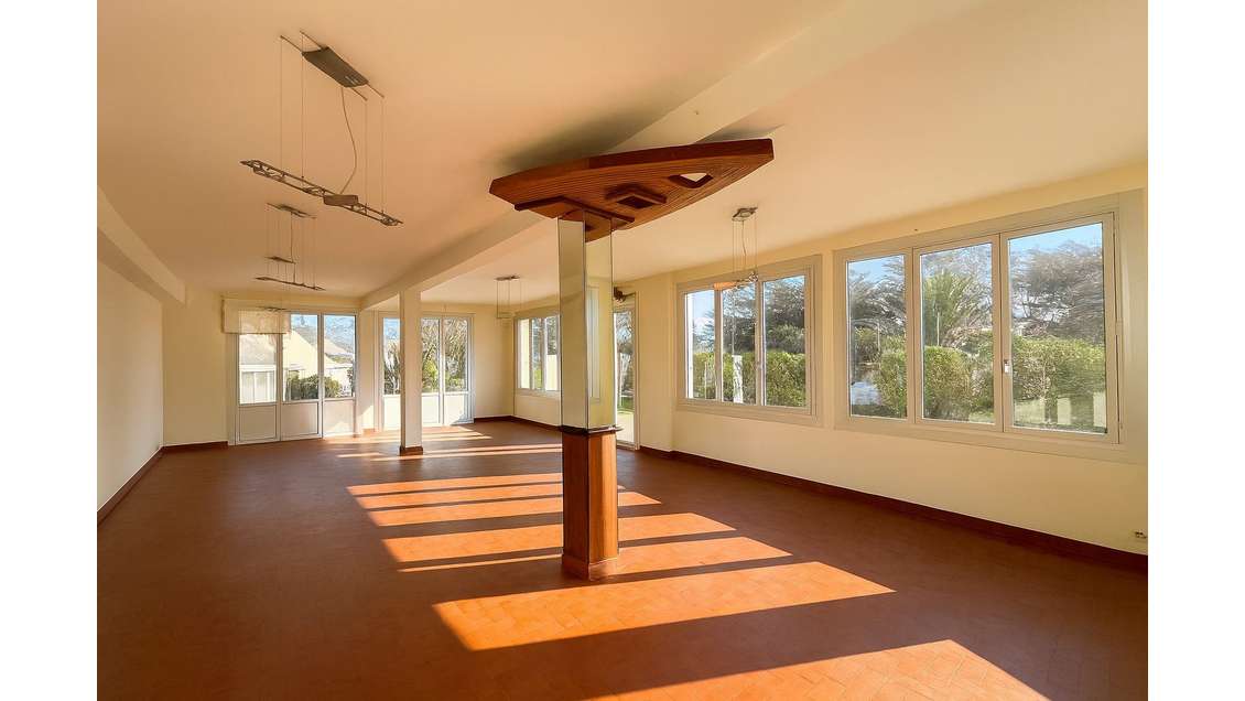 AV local  143m² + extérieur proche plage Quiberon