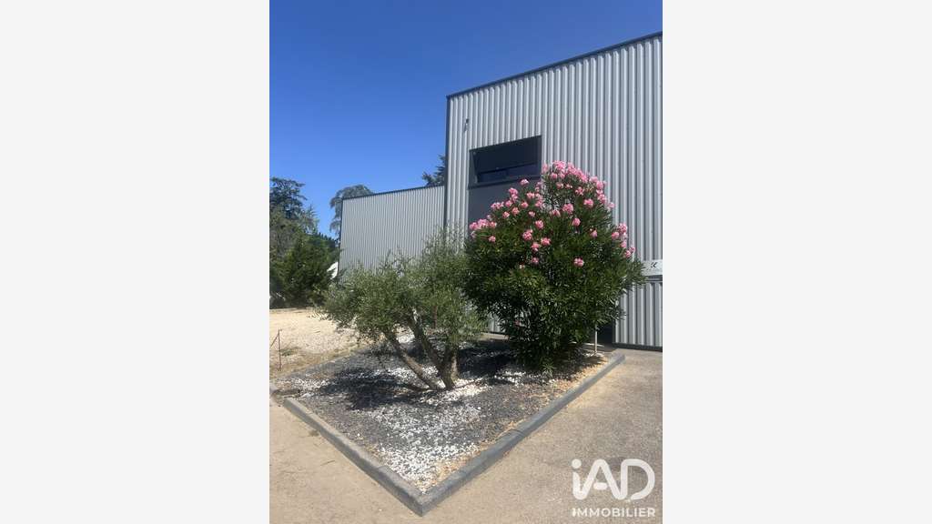 Vente local commercial de 720m² à Saint-Priest