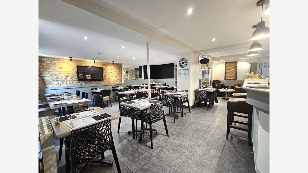 Murs commerciaux d'un restaurant de 165m2
