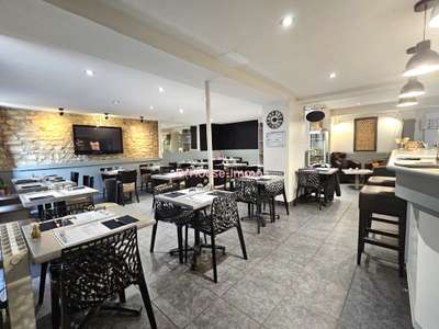 Murs commerciaux d'un restaurant de 165m2