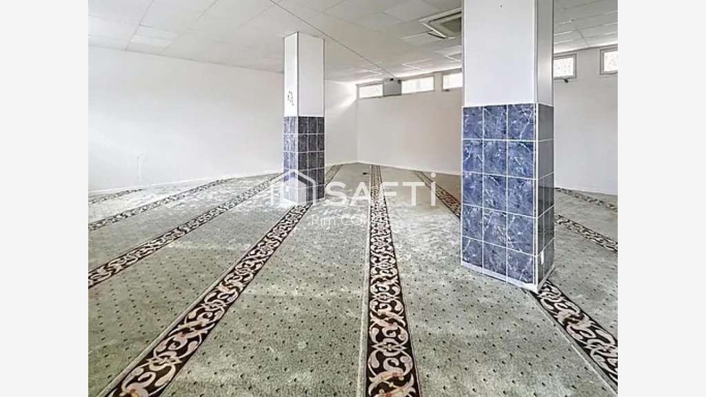AV murs commerciaux 100m² en RDC à Saint-Vallier