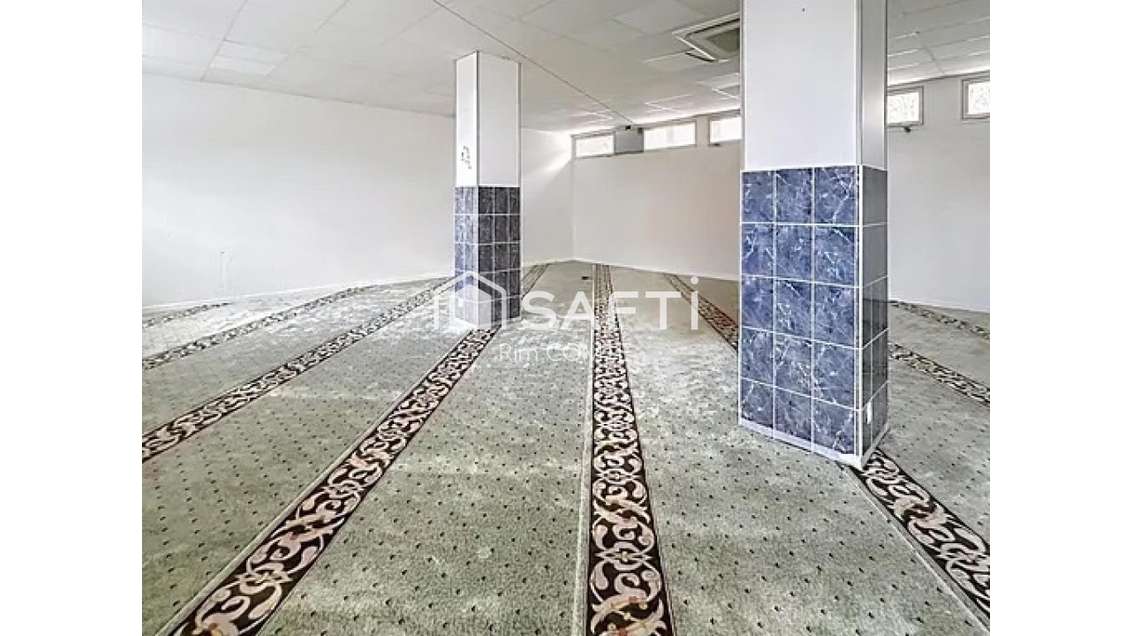 MURS COMMERCIAUX À VENDRE – SAINT-VALLIER!!