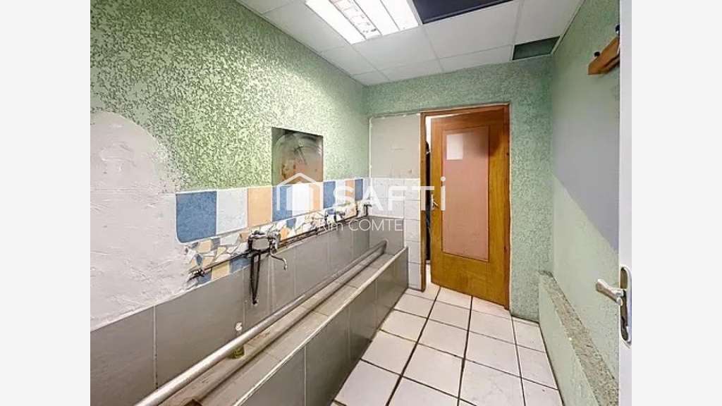 AV murs commerciaux 100m² en RDC à Saint-Vallier