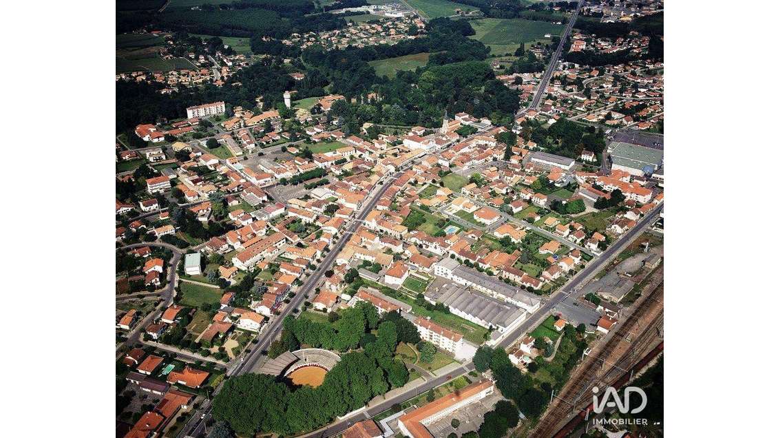 AV local neuf 250m² à Saint-Vincent-de-Tyrosse