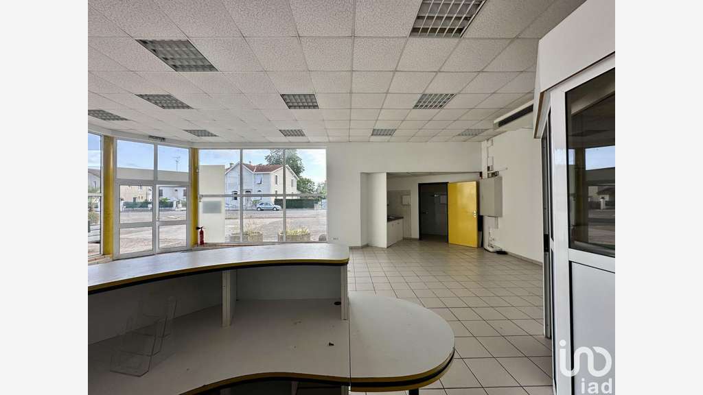 Local commercial à Sainte-Bazeille