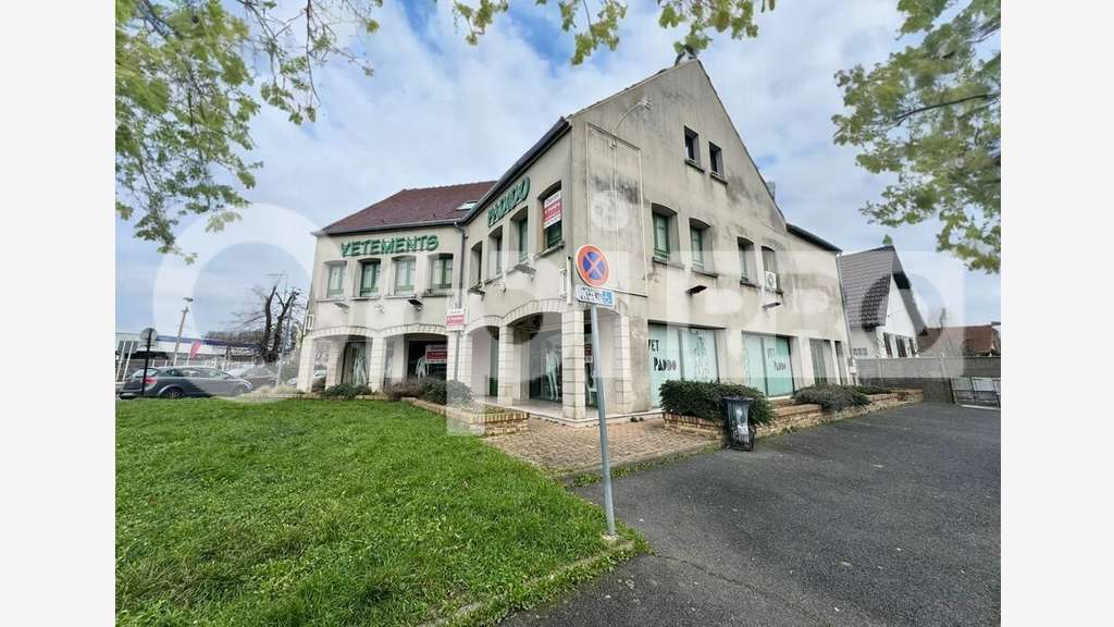Immeuble commercial à Sainte-Geneviève-des-Bois