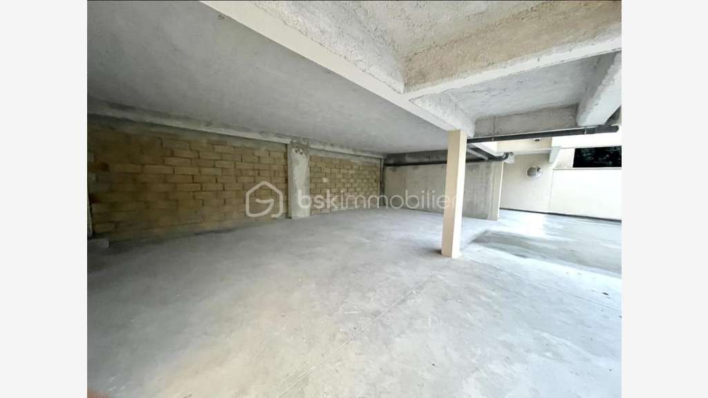 AV local commercial 118m² Ste-Geneviève-des-Bois