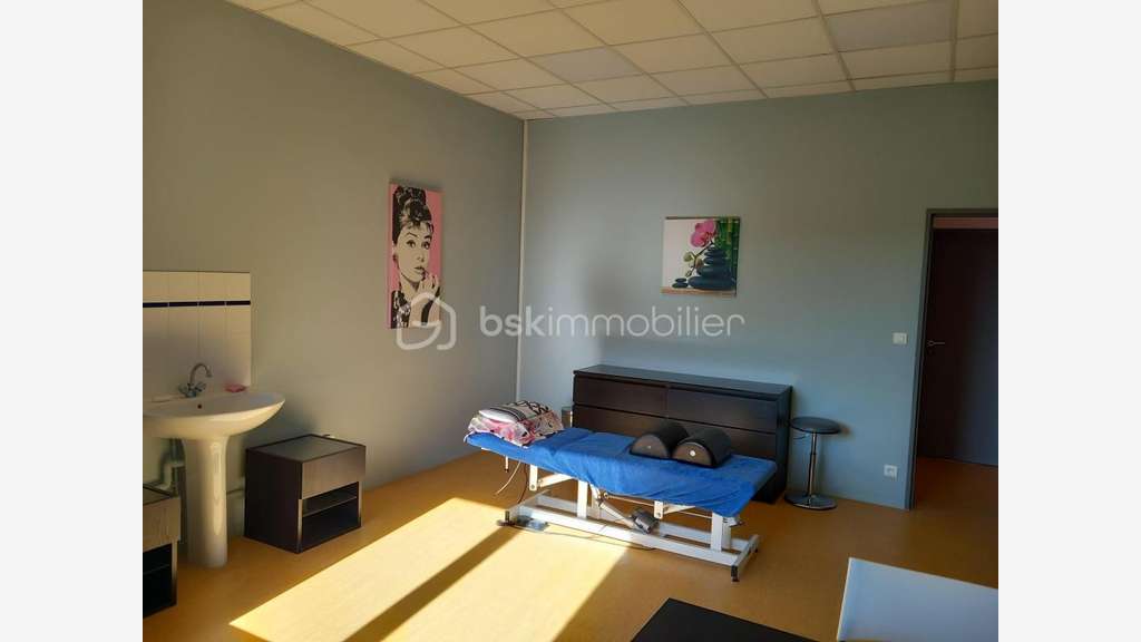 Vente local de 1800m² à Sainte-Maure-de-Touraine
