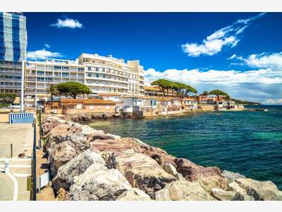 Ensemble commercial front de mer à Sainte-Maxime