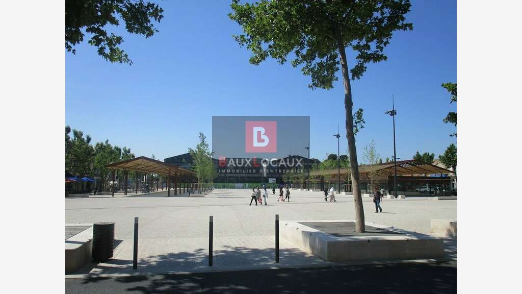 Vente local commercial 231m² Salon de Provence