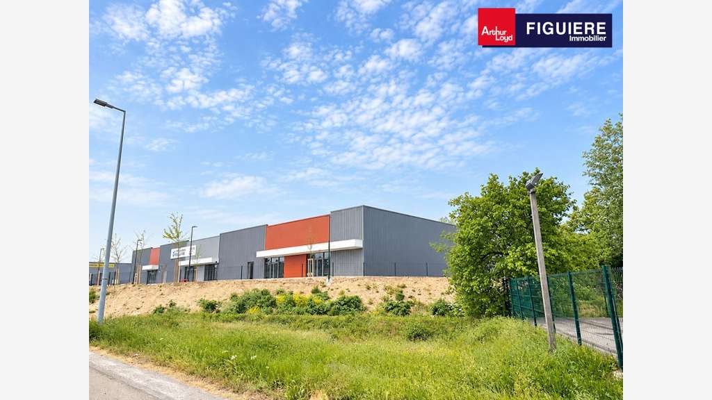 Local commercial neuf à vendre 464m² bord de Dépar