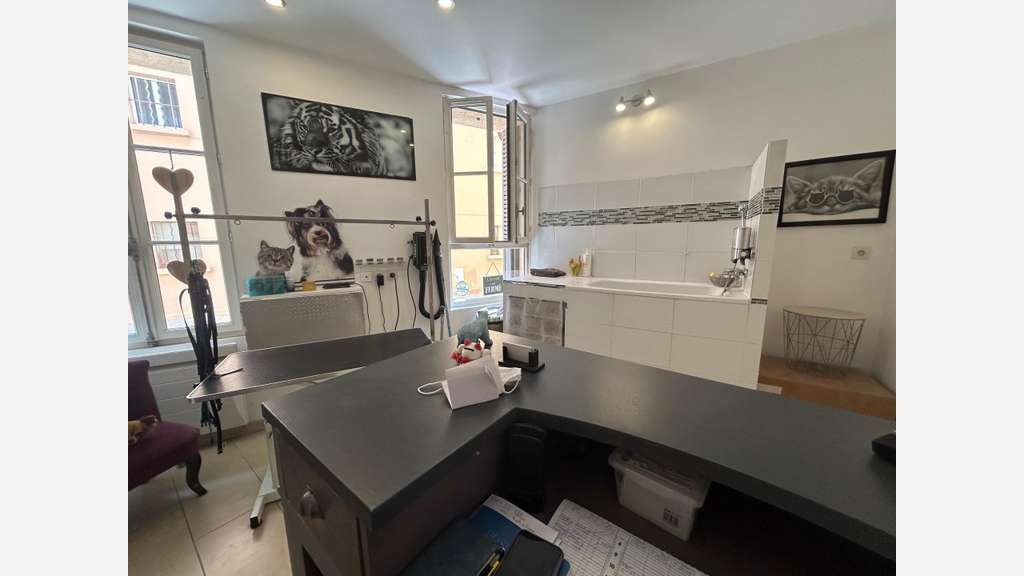 Local commercial sur le port de Sanary-sur-Mer