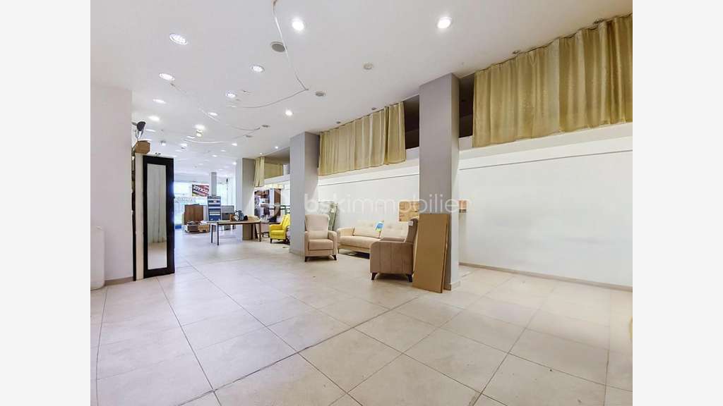 A vendre murs commerciaux 402m² à Sarcelles 