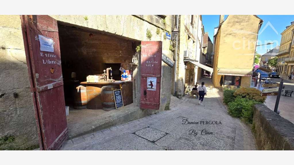 Local de caractère 112m² au cœur de Sarlat