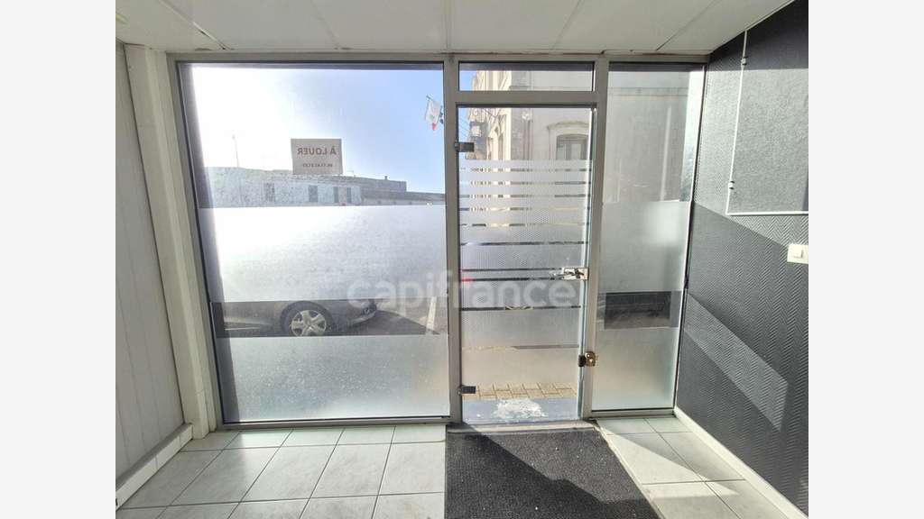 Murs commerciaux 23m² à vendre à Saujon