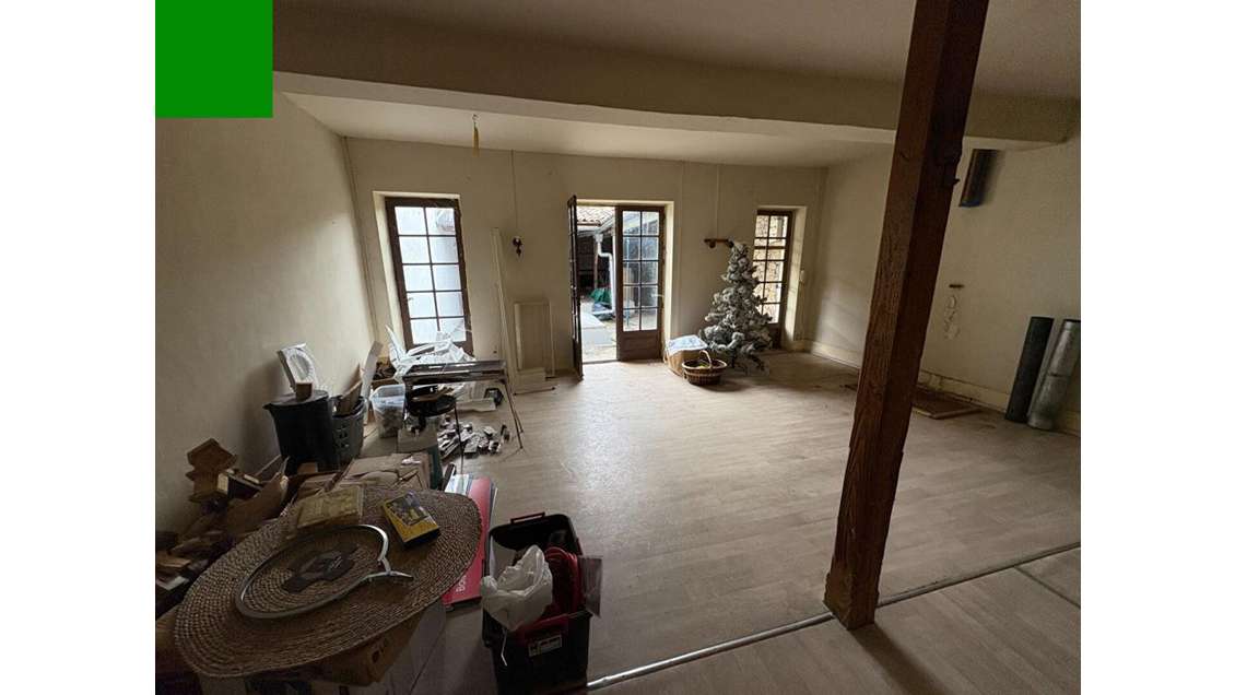 Immeuble mixte murs loués secteur Sauveterre