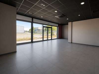 A vendre local commercial 265m² à Savigneux
