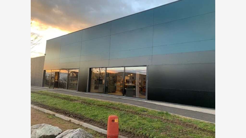 A vendre local commercial 265m² à Savigneux