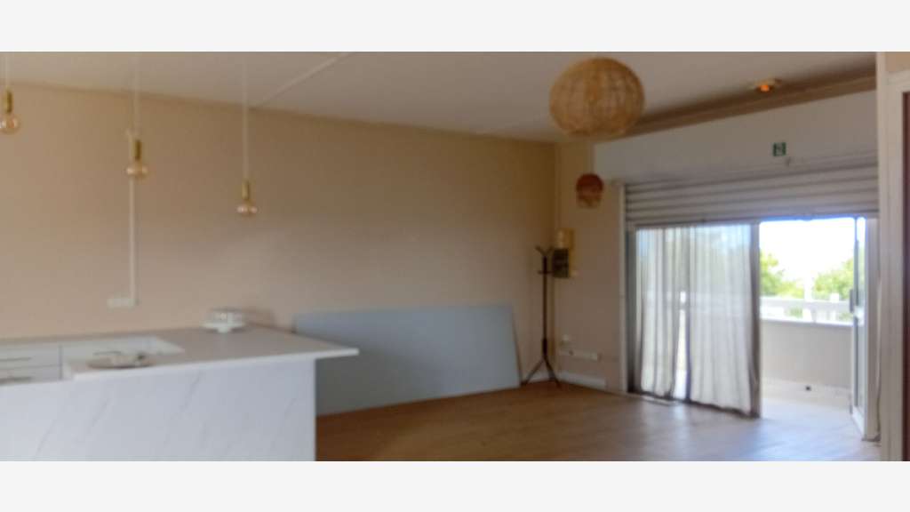A vendre local commercial 82m² R+1 Schoelcher