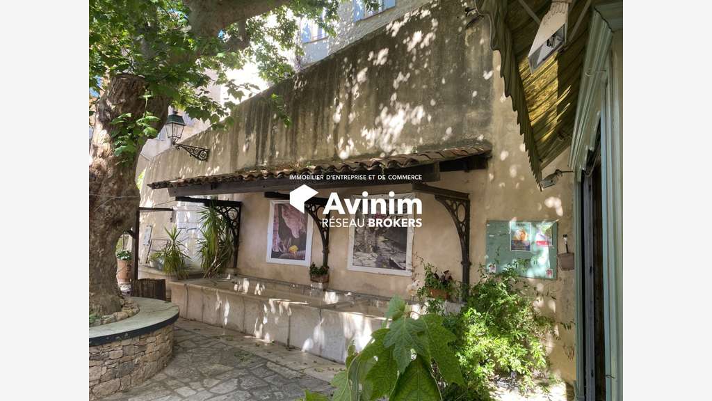 A vendre local commercial 47m² à Seillans village