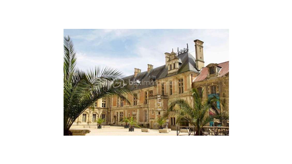 Vente local 57m² sans copropriété à Sens