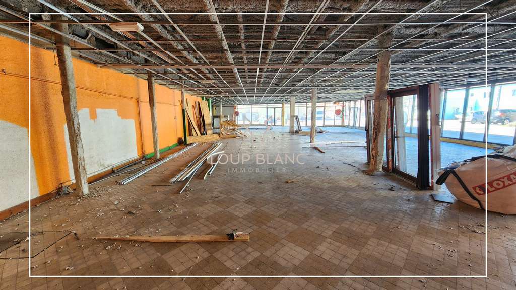 Local commercial divisible - 1 375 m²