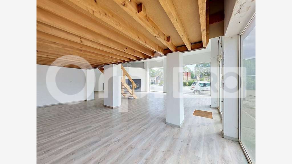 Vente local commercial 154m² axe roulant Soissons