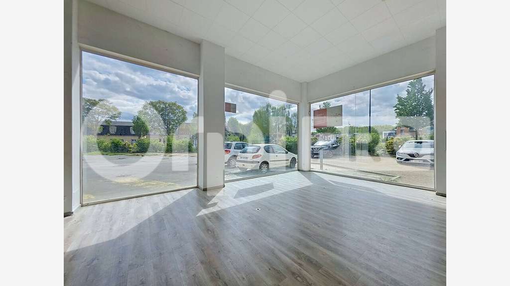 Vente local commercial 154m² axe roulant Soissons