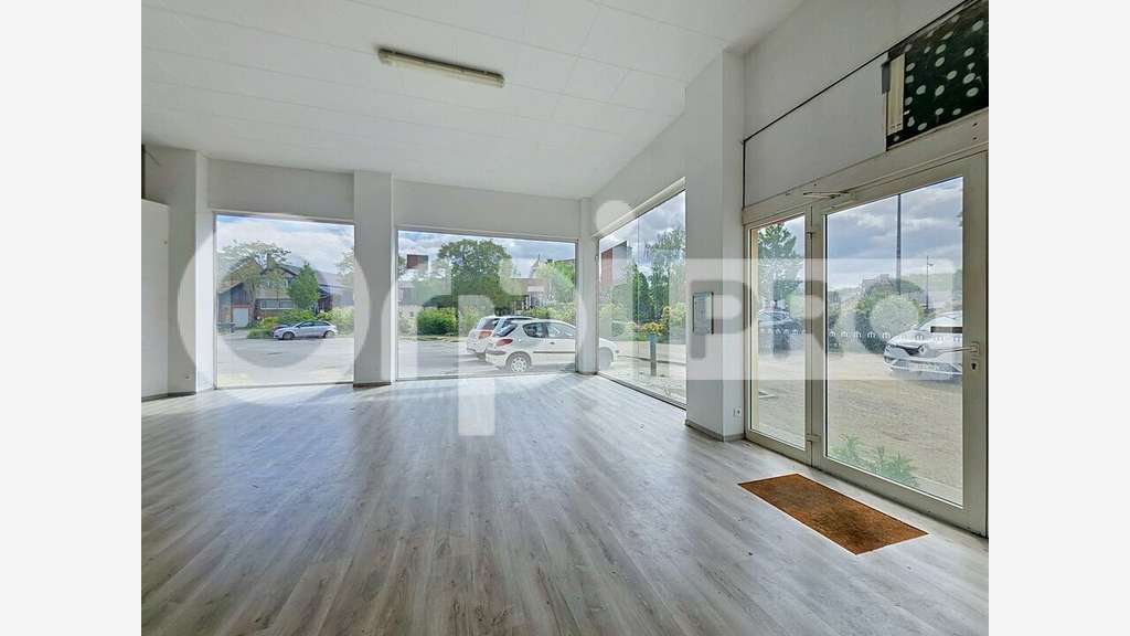 Vente local commercial 154m² axe roulant Soissons